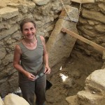 Η Σάρον Στόκερ ρίχνει φως στον «χρυσό» τάφο του πολεμιστή