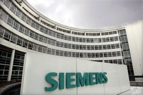 Η Siemens παρά την καταδίκη της συνέχιζε να παίρνει έργα από κοινοτικούς πόρους αναφέρει η Κομισιόν