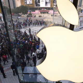 «Πεταμένα λεφτά» το νέο iPhone; Πόσο σίγουροι είστε;