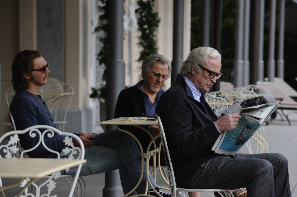 Paul Dano, Harvey Keitel και Michael Caine σε μία χαρακτηριστική σκηνή της Νιότης.