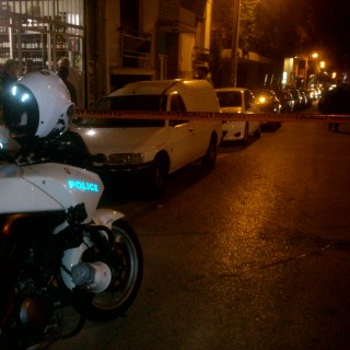 Κατέληξε ο άνδρας που εκτελέστηκε μέσα στο αυτοκίνητό του στους Αγίους Αναργύρους