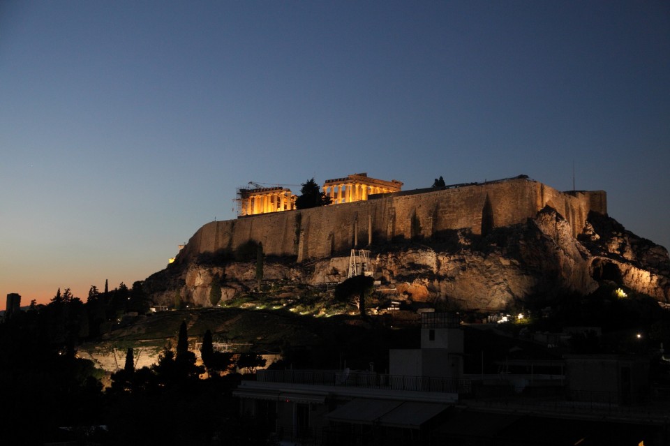 Με 20 ευρώ έρχεται κανείς σε επαφή με μνημεία των οποίων η αξία σε σχέση με άλλα που έχουν ενταχθεί στον κατάλογο της UNESCO είναι σαφώς ανώτερη. Θεωρώ λοιπόν πως πλέον επήλθε ένας εξορθολογισμός στις τιμές εισόδου σε τέτοιου είδους χώρους»- Ταμείο Αρχαιολογικών Πόρων