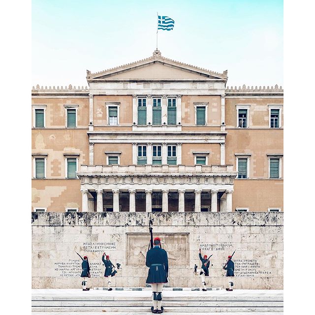 @nicanorgarcia Changing to stay the same | Cambiar para seguir igual #nicanorgarcia #architecture #theathensworld 