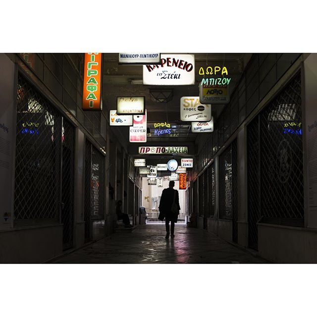 @olgavimo Nothing like explore Athens with my trip mates @stevenbeijer @konaction & @nicanorgarcia and find this passage.. Athens is awesome  #theathensworld #athens