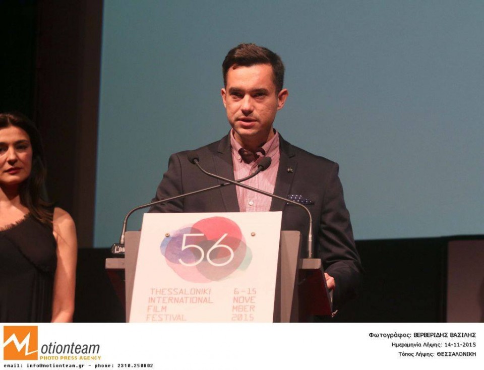 O Ιωσηφ Πρωιμακης απονέμει το ελληνικό βραβείο της Διεθνούς Ομοσπονδίας Κριτικών Κινηματογράφου στην Τζόις Νασαουάτι για τον Καύσωνα.