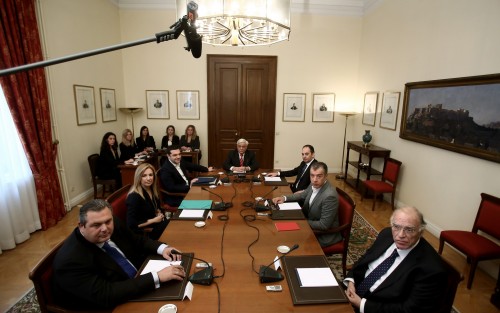 Συμβούλιο Πολιτικών Αρχηγών: Πολλά όχι και κανένα ναι από τη συνάντηση