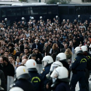33 τρεις συλλήψεις και 53 προσαγωγές έγιναν μετά την πορεία για την επέτειο του Πολυτεχνείου