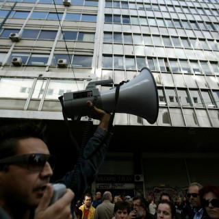 Εισβολή του ΠΑΜΕ στο Υπουργείο Εργασίας