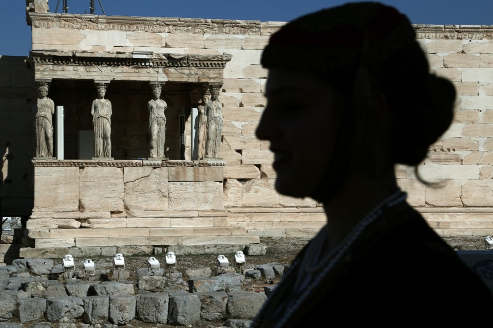 70 ÷ñüíéá áðü ôçí áðåëåõèÝñùóç ôçò ÁèÞíáò ÔÅËÅÔÇ ÄÇÌÁÑ×ÏÓ ÐÑÏÅÄÑÉÊÇ ÖÑÏÕÑÁ ÁÍÕØÙÓÇ ÓÇÌÁÉÁÓ ÁÊÑÏÐÏËÇ ÐÁÑÈÅÍÙÍÁÓ ÔÏÕÑÉÓÔÁÓ ÊÁÑÕÁÔÉÄÅÓ ÅñÝ÷èåéï