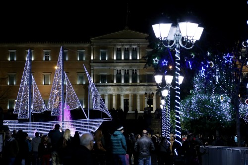 Αθήνα: Φωταγώγηση εν όψει των Χριστουγέννων και της Πρωτοχρονιάς