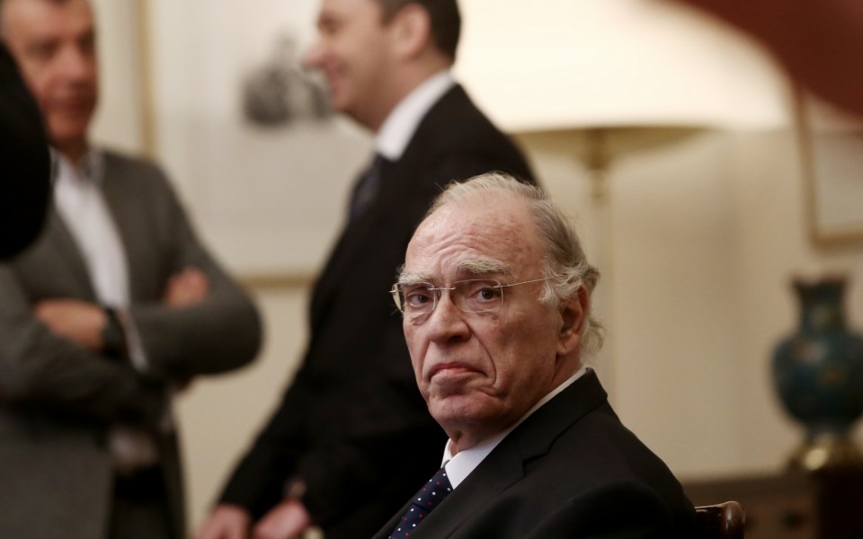 Political party leaders' meeting / Óõìâïýëéï ðïëéôéêþí áñ÷çãþ