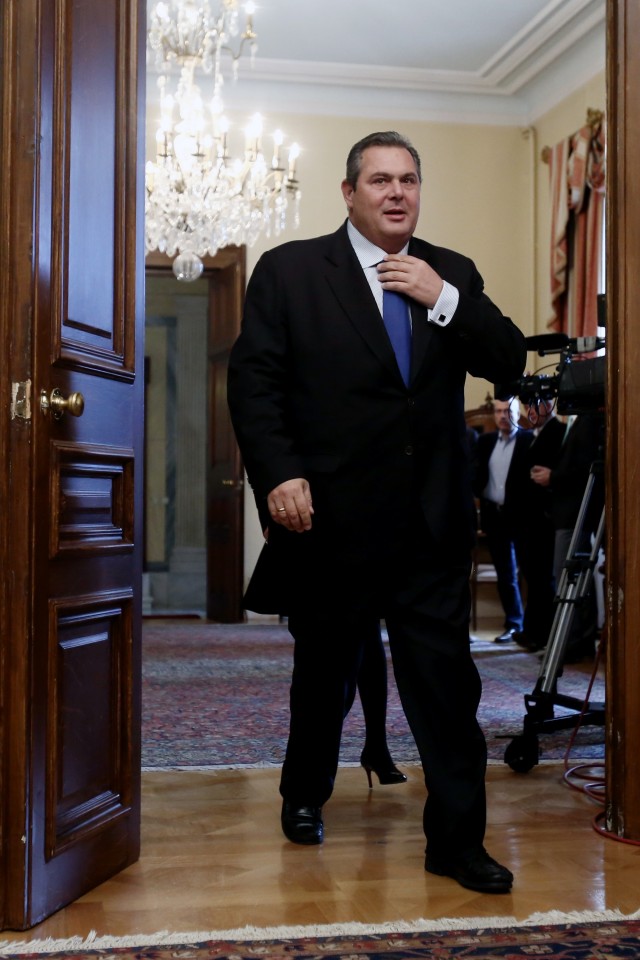 Political party leaders' meeting / Óõìâïýëéï ðïëéôéêþí áñ÷çãþ