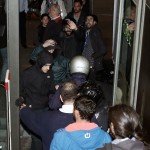 Εισβολή του Ρουβίκωνα το μεσημέρι σε συμβολαιογραφείο στο κέντρο της Αθήνας