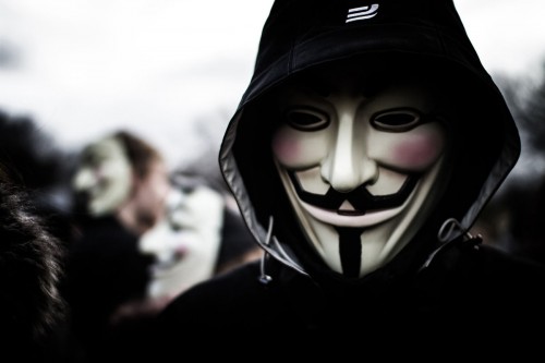 Οι Anonymous κατέβασαν 5500 twitter accounts τζιχαντιστών