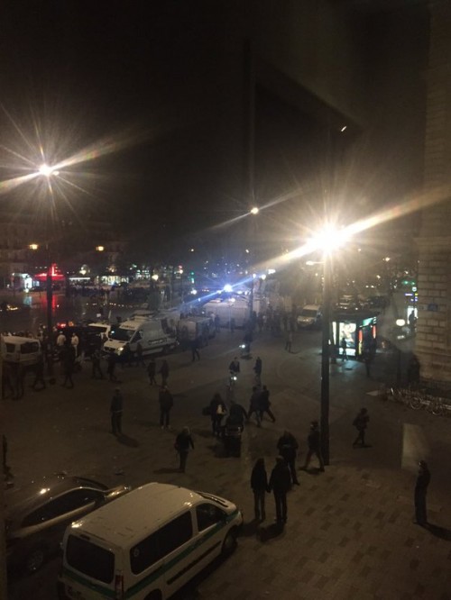 SpiegelOnline: Αυτόπτες μάρτυρες μιλούν για νέους πυροβολισμούς στο Παρίσι