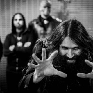 Παρασκευή και 13 με ντελιριακό black metal. Γίναμε!