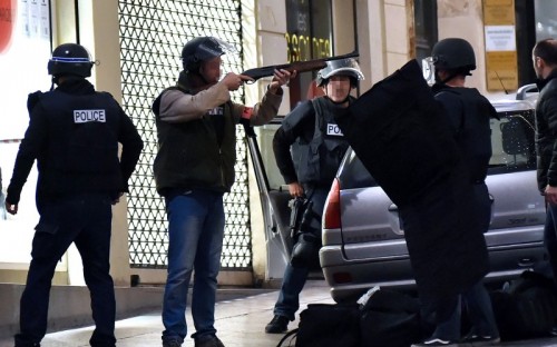 Παρίσι: Ανταλλαγή πυρών αστυνομίας – τζιχαντιστών