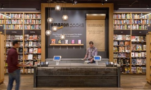 H Αmazon άνοιξε «πραγματικό» βιβλιοπωλείο