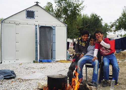 Καταφύγια προσφύγων φτιαγμένα από την ΙΚΕΑ σε κέντρα μεταναστών
