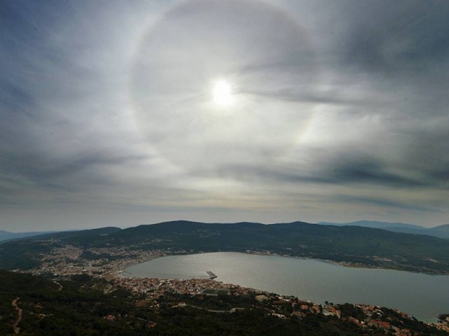 Σπάνια ηλιακή άλως εμφανίστηκε στη Σάμο