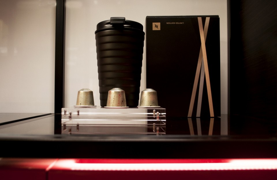 Nespresso store, Athens, Greece, November 2015 / ÍåóðñÝóóï, ÊáôÜóôçìá, ÁèÞíá, ÍïÝìâñéïò 2015