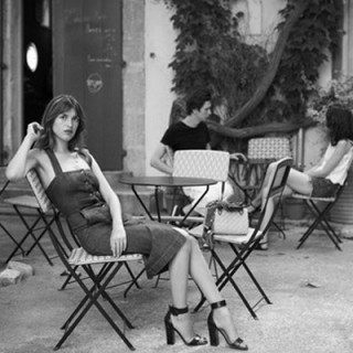 Jeanne Damas for Reformation:  Όταν το αμερικανικό hippie look συνδυάζεται με τη θηλυκή παριζιάνικη απλότητα.