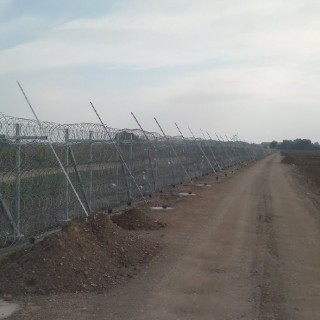 Γιατί δεν πέφτει ο Φράχτης του Έβρου;