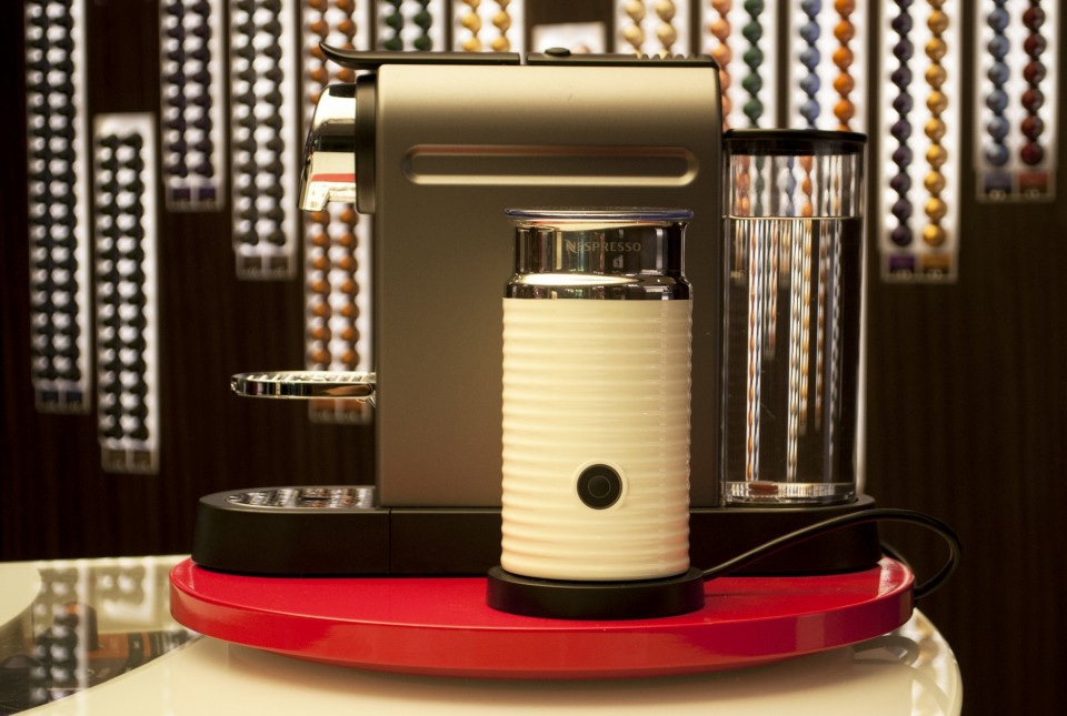 Nespresso store, Athens, Greece, November 2015 / ÍåóðñÝóóï, ÊáôÜóôçìá, ÁèÞíá, ÍïÝìâñéïò 2015