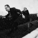 Ο Κουμουτσάκος αφιερώνει U2 στην Ελληνική Αστυνομία