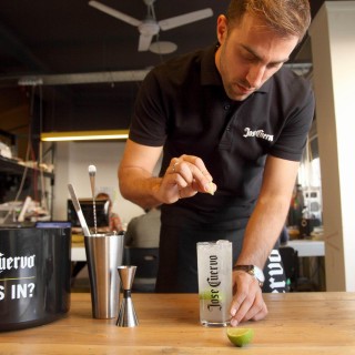 The Parties: Τι γυρεύει ο Στέλιος Παπαδόπουλος στο γραφείο της Popaganda;