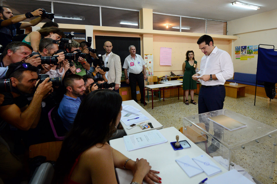 Ο Αλέξης Τσίπρας ψηφίζει την ημέρα του δημοψηφίσματος. 5.7.2015
