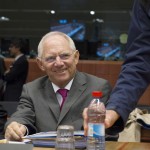 DW: Ο Σόιμπλε δεν έχει εγκαταλείψει την εναλλακτική του Grexit