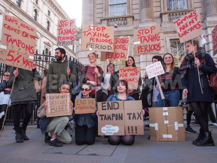 1428027684-downing-street-protesters-call-on-government-to-end-the-tampon-tax_7269937