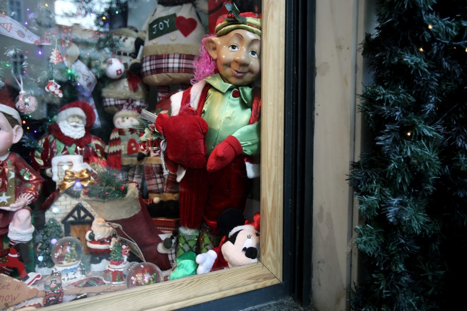 Christmas time in Athens / Åéêüíåò áðï ôçí ÁèÞíá ôçí ðåñßïäï ôùí ×ñéóôïõãÝííùí