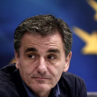 Το ΥΠΟΙΚ προχωρά σε κατασχέσεις από λογαριασμούς μεγαλοφειλετών