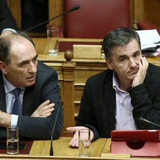 Νέες διαβουλεύσεις μεταξύ κυβέρνησης-θεσμών για τα «κόκκινα» δάνεια