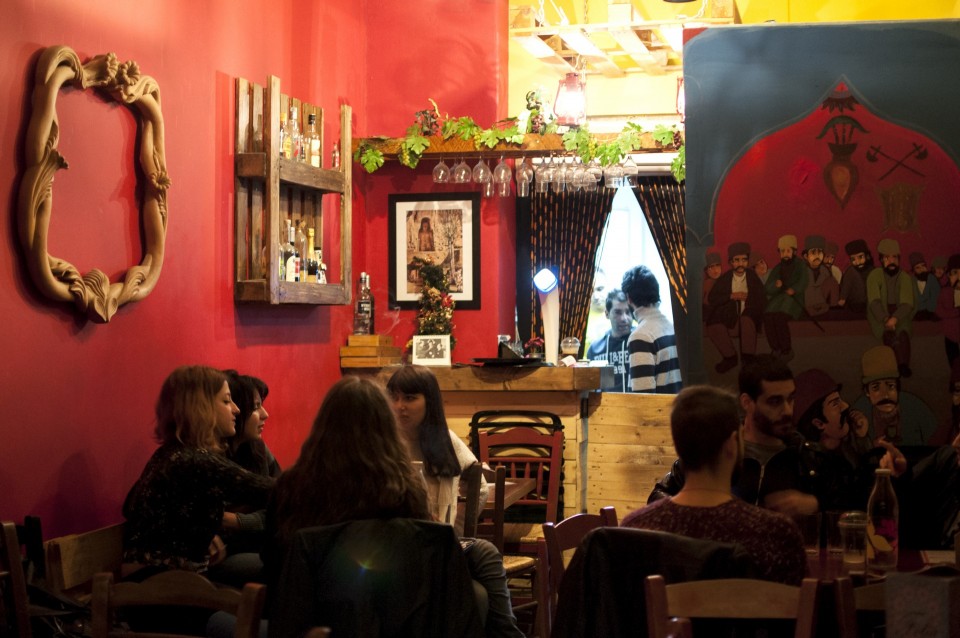 Afghan restaurant, Athens, Greece, December 2015 / Áöãáíéêü åóôéáôüñéï Ç ÖùëéÜ, ÅîÜñ÷åéá, ÁèÞíá, ÄåêÝìâñéïò 2015