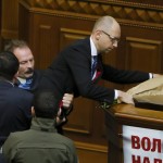 Ουκρανοί πολιτικοί πιάστηκαν στα χέρια εντός του κοινοβουλίου