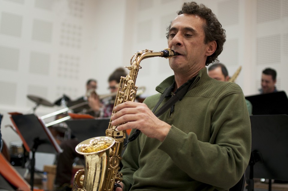 Ο Δημήτρης Κόλλιας στο σαξόφωνο