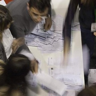 Ισπανικές εκλογές: Οι έδρες που αποσπούν τα κόμματα