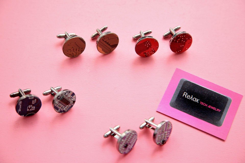 Τα Reλακ επαναπροσδιορίζουν το μανικετόκουμπο