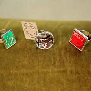 Με τα κοσμήματα Reλακ, παίζεις την τεχνολογία στα δάχτυλα