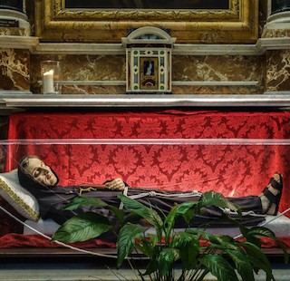 Δείτε φωτογραφίες από τα άφθαρτα λείψανα αγίων στους ναούς της Ρώμης