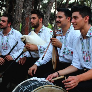 Είστε έτοιμοι για μια γερή δόση θρακιώτικου τρανς;