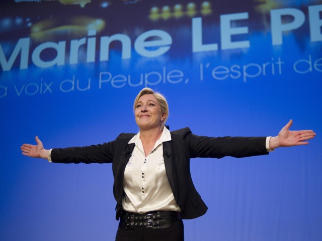 Γιατί καταφεύγουν οι Γάλλοι στην αγκαλιά της Ακροδεξιάς που τους προσφέρει η Μαρίν Λεπέν;