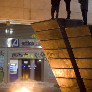 Έλληνες αντιφασίστες ξυλοκόπησαν 12 Γερμανούς ακροδεξιούς στο Μοναστηράκι