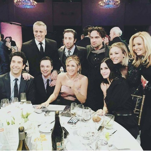 Όταν τα «Φιλαράκια» συνάντησαν το «The Big Bang Theory»