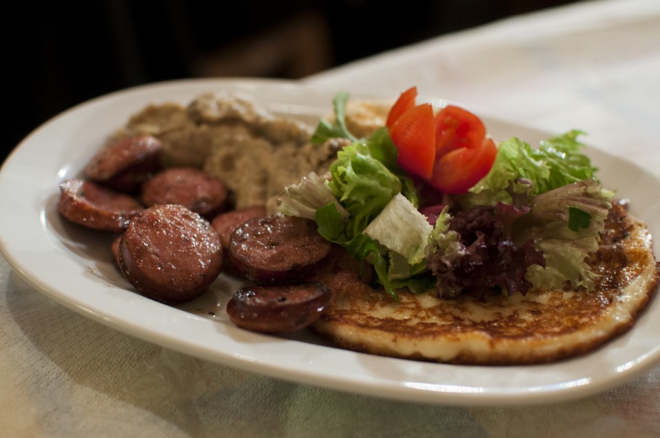 Ο Πειναλέων, Ταβέρνα, Εξάρχεια