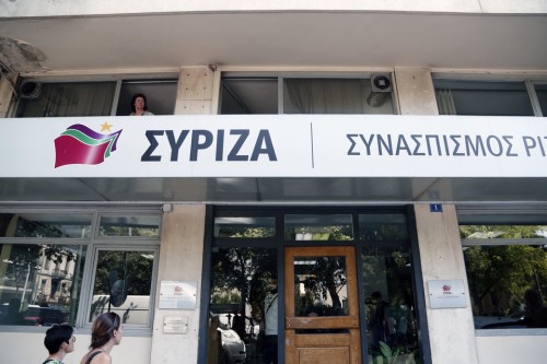 Ο ΣΥΡΙΖΑ καταδικάζει την επίθεση στο εκλογικό κέντρο της ΝΔ