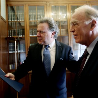 Αντιπολίτευση εναντίον κυβέρνησης στο ασφαλιστικό